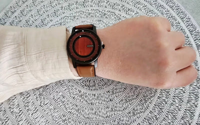 EUTOUR Montre Perles Magnétiques | Bois & Cuir PU Unisexe
