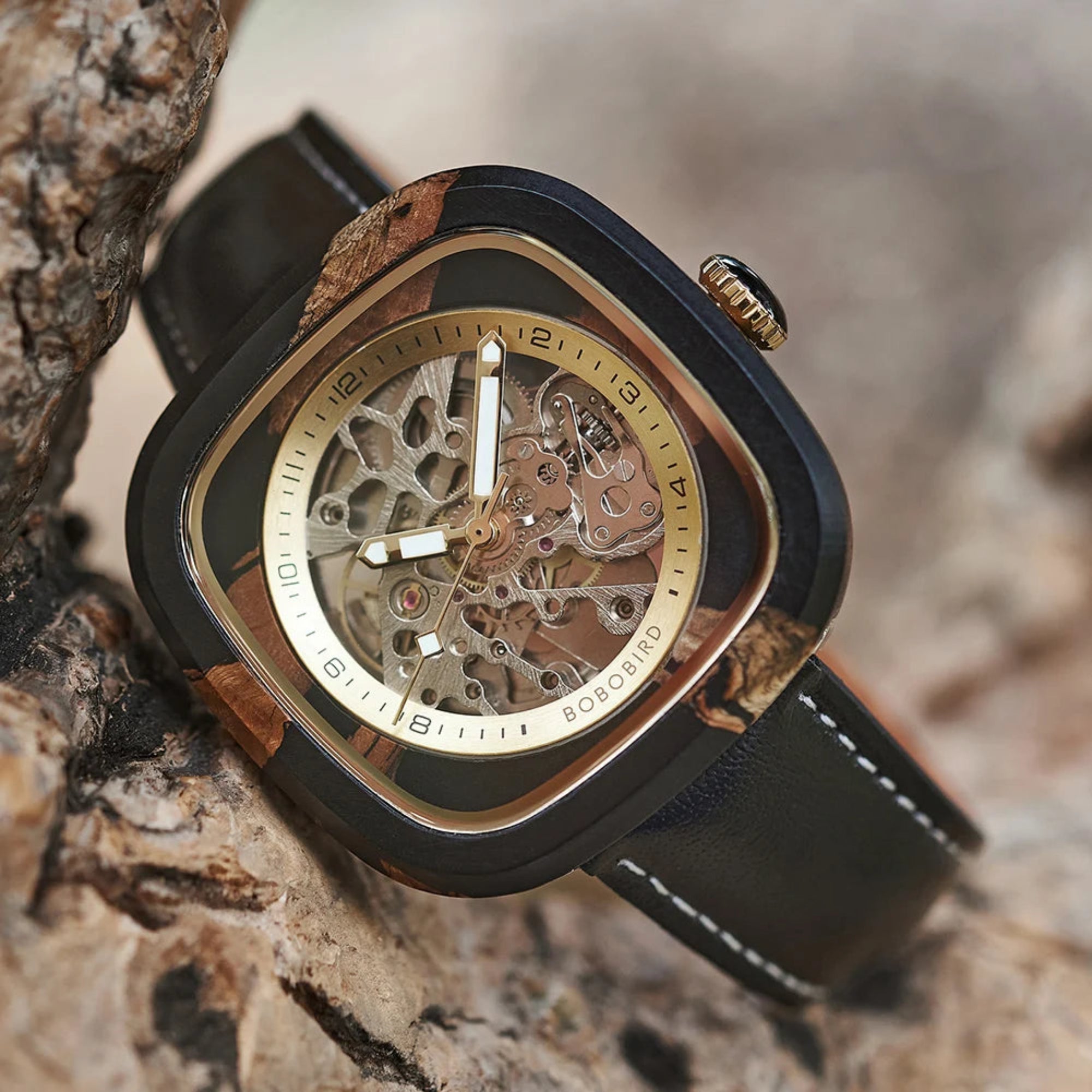 Let nature guide your time with style. - Goldener Wahl 