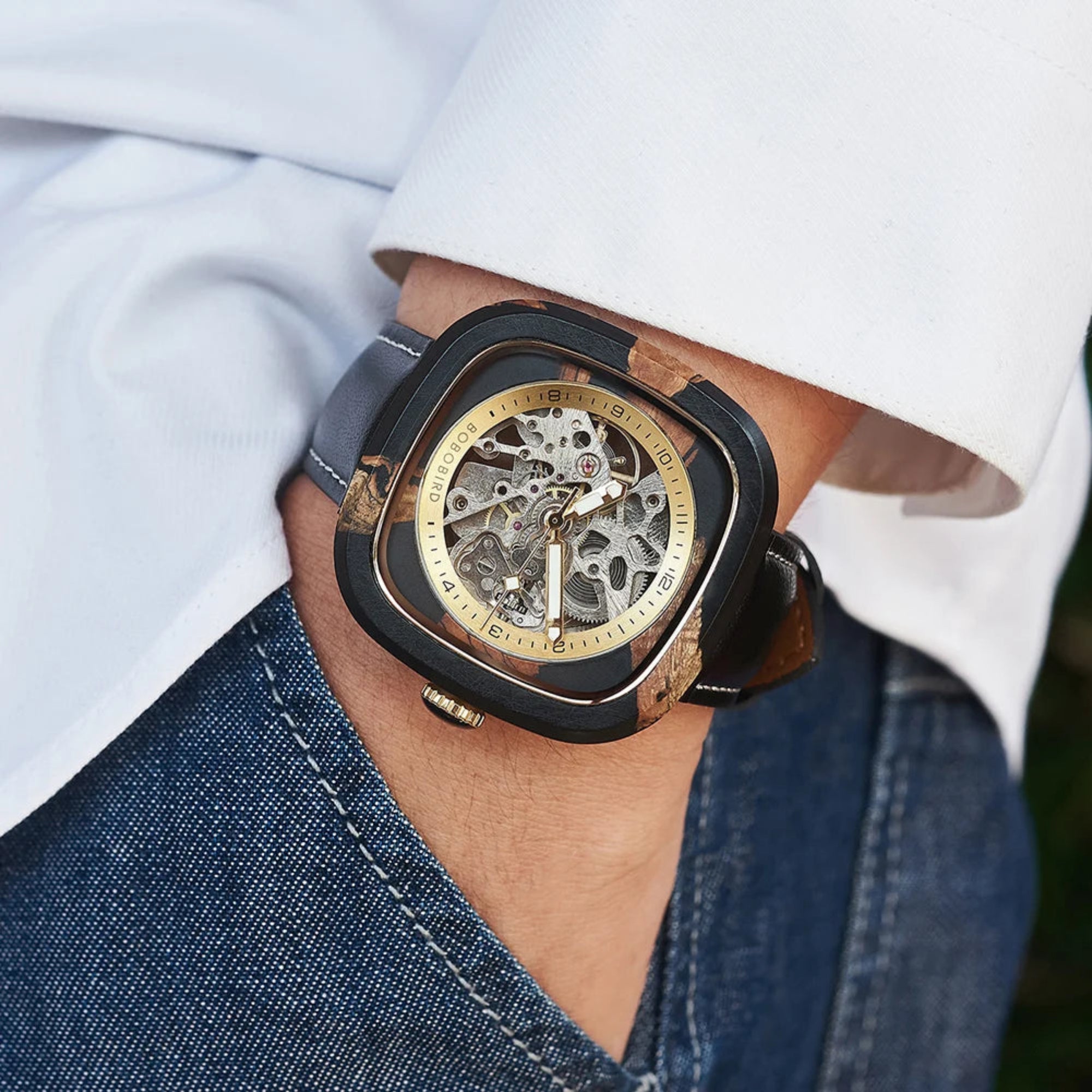 Let nature guide your time with style. - Goldener Wahl 