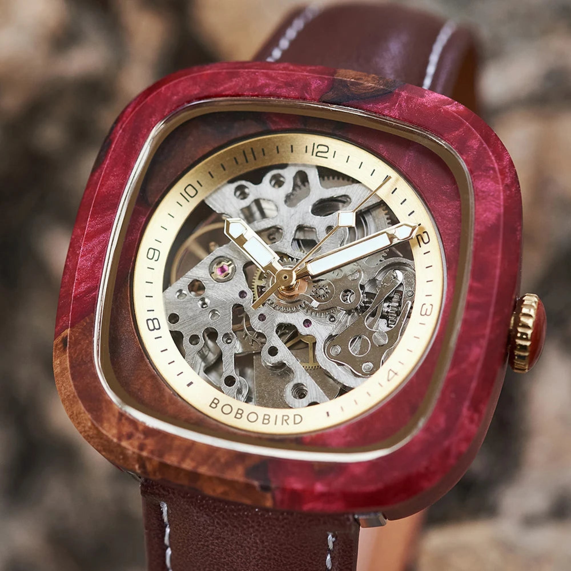 Let nature guide your time with style. - Goldener Wahl 