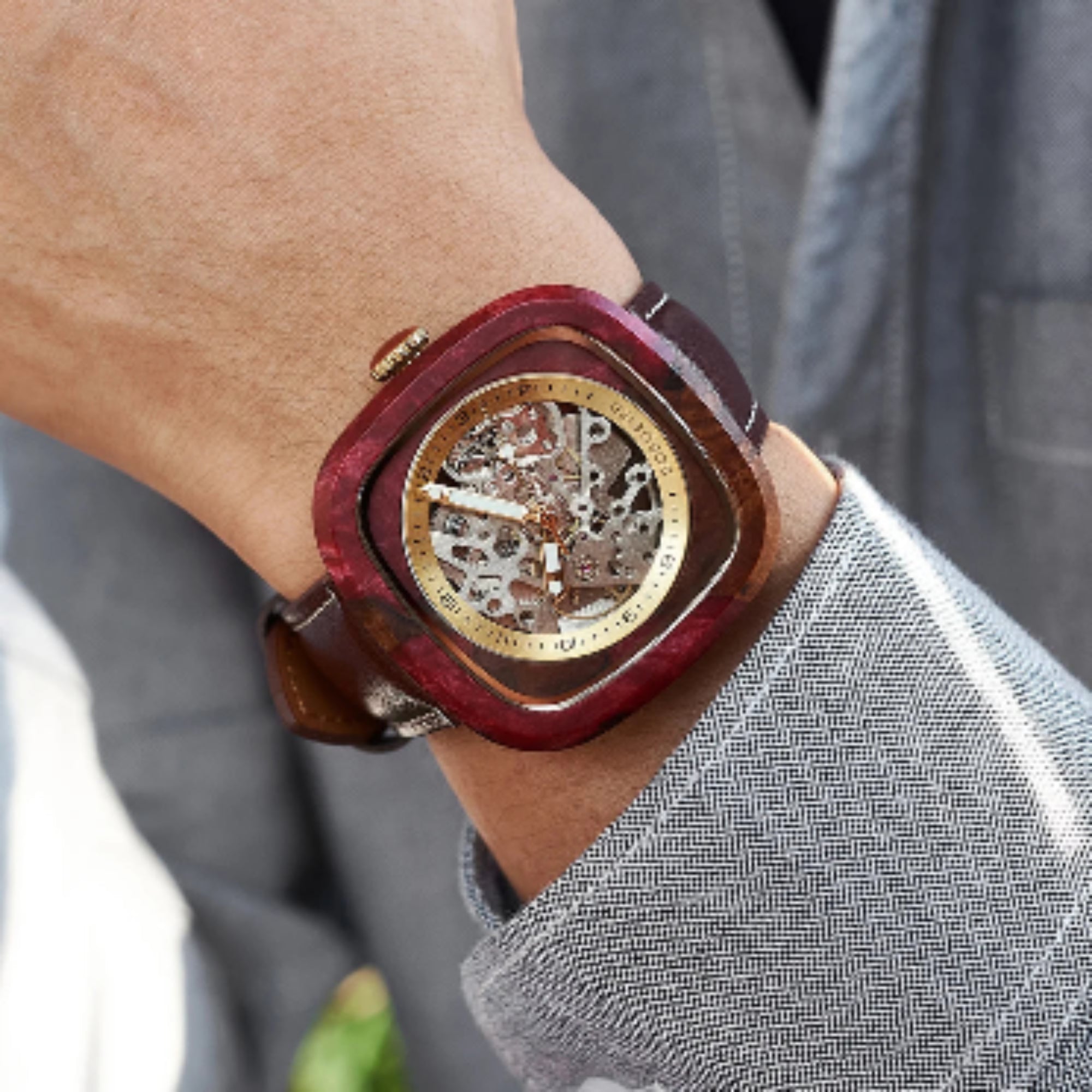 Let nature guide your time with style. - Goldener Wahl 